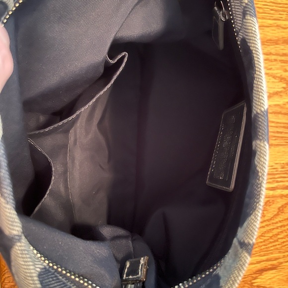 Coach blue/silver denim shoulder bag - Picture 7 of 8